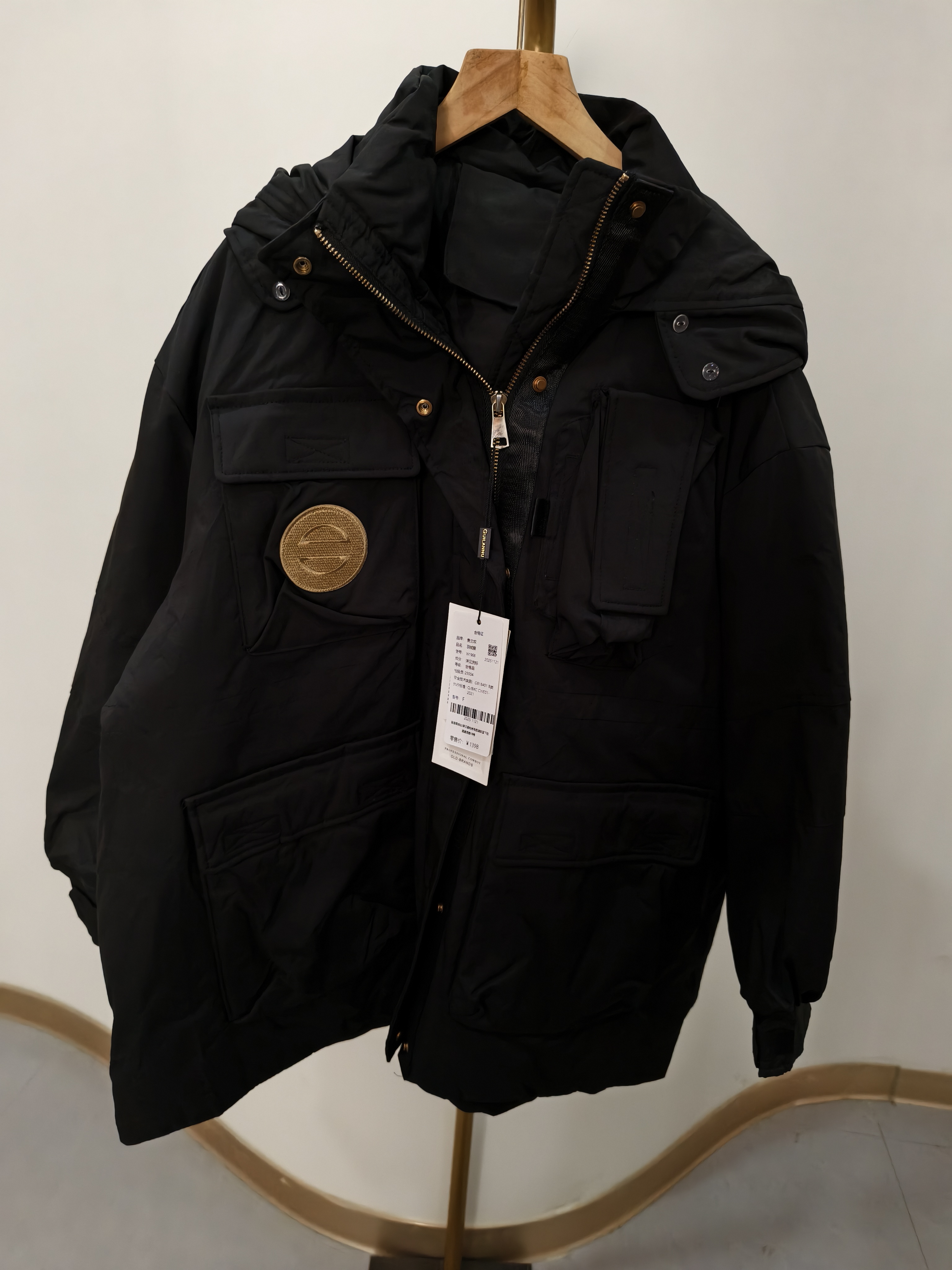 W1968黑色短款棉衣棉服宽松型厚款连帽修身型中长款
