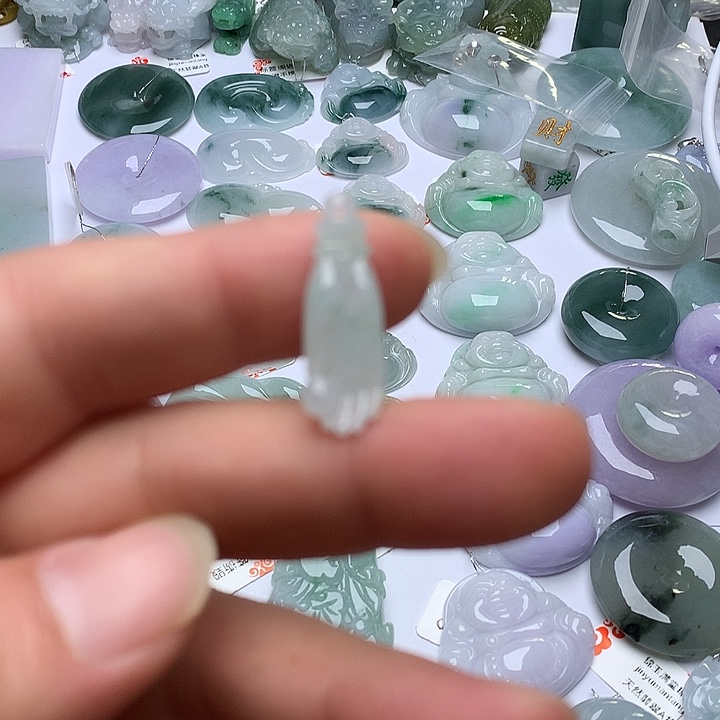 翡翠未镶嵌颈饰天然翡翠