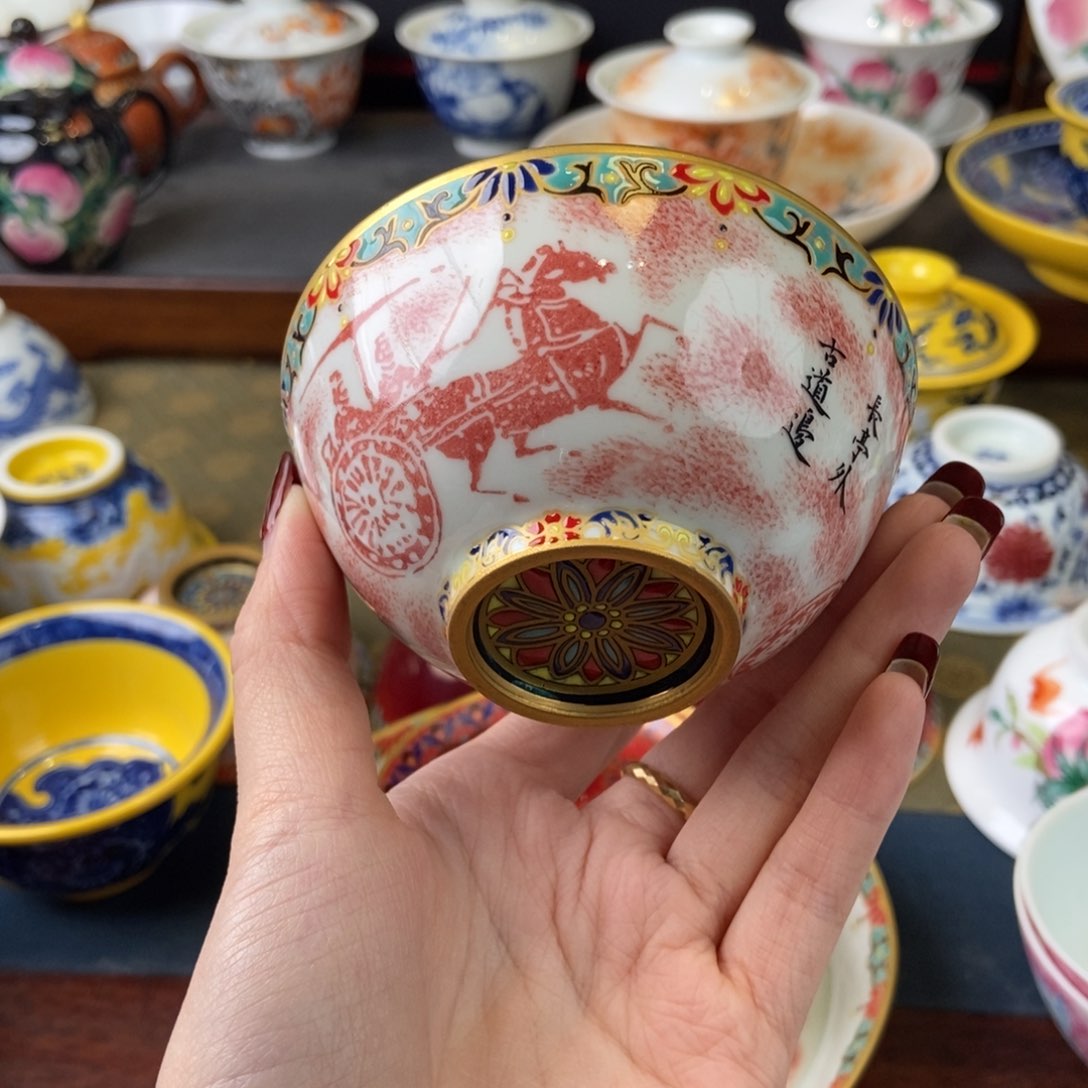 陶瓷艺术家的作品是一种