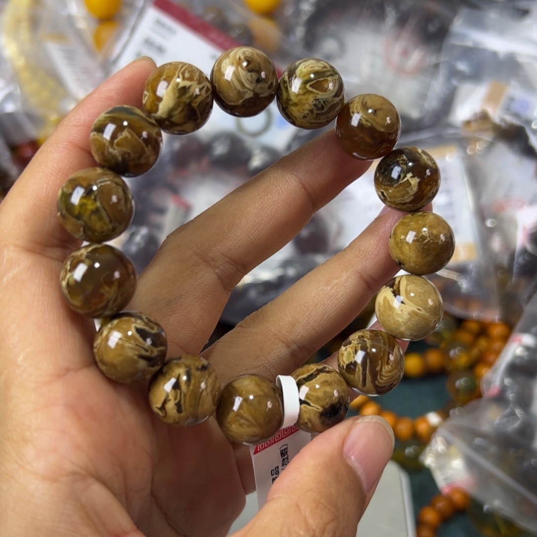 未镶嵌琥珀珠宝奇石955