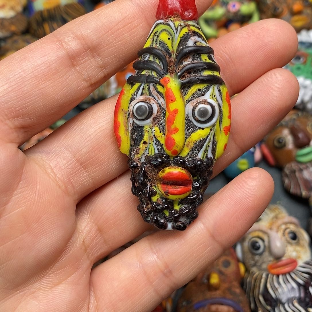 琉璃颈饰福利老娃