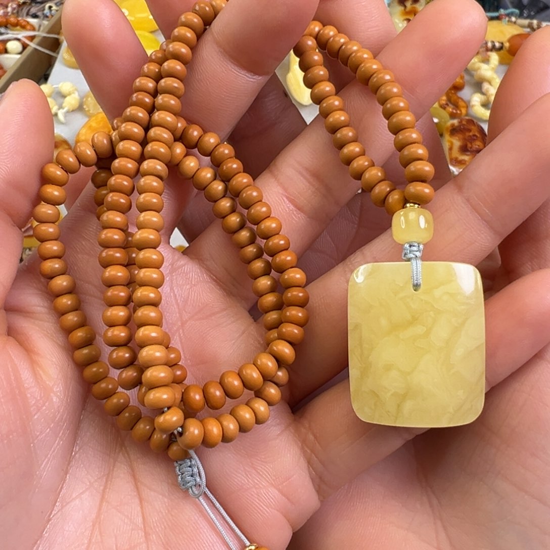 蜜蜡裸石未镶嵌蜜蜡