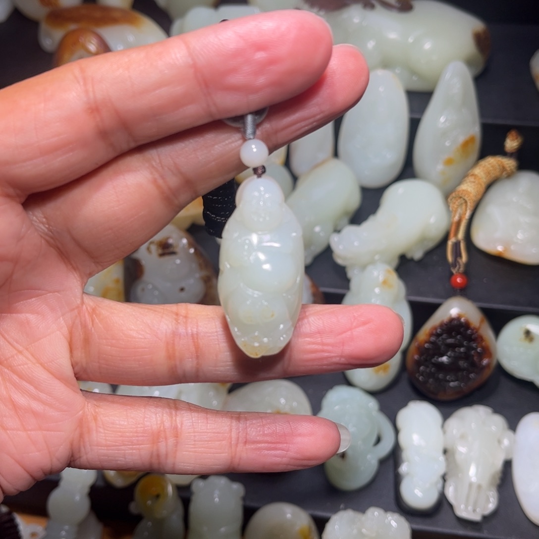 繁***简和田玉未镶嵌颈饰