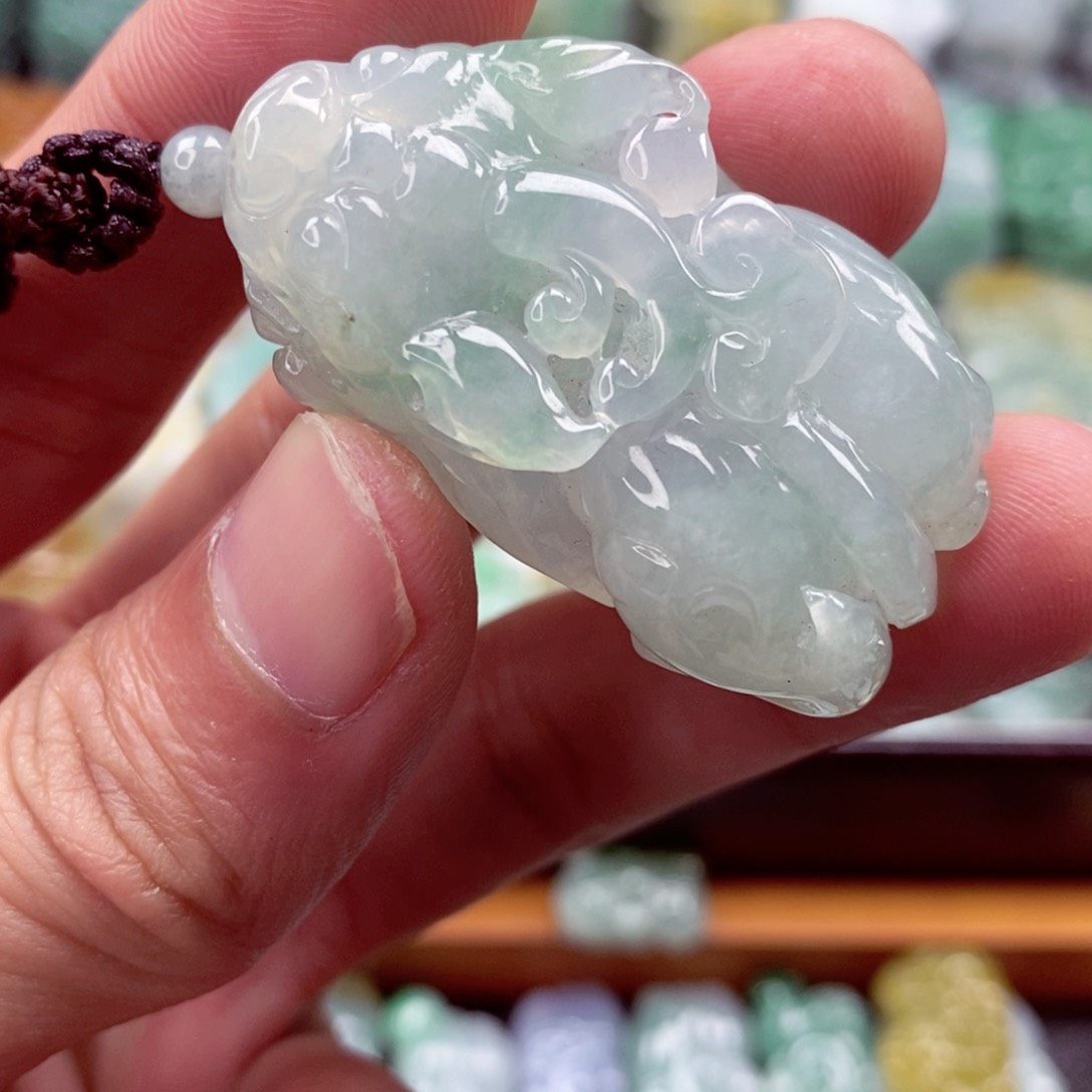 翡翠颈饰未镶嵌翡翠