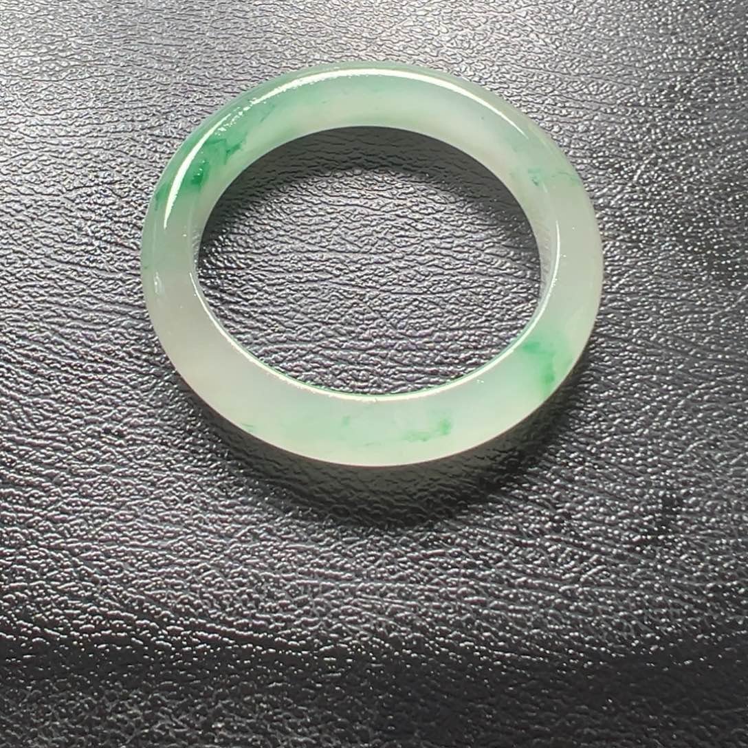 石英质玉（非洲翠）未镶嵌手镯