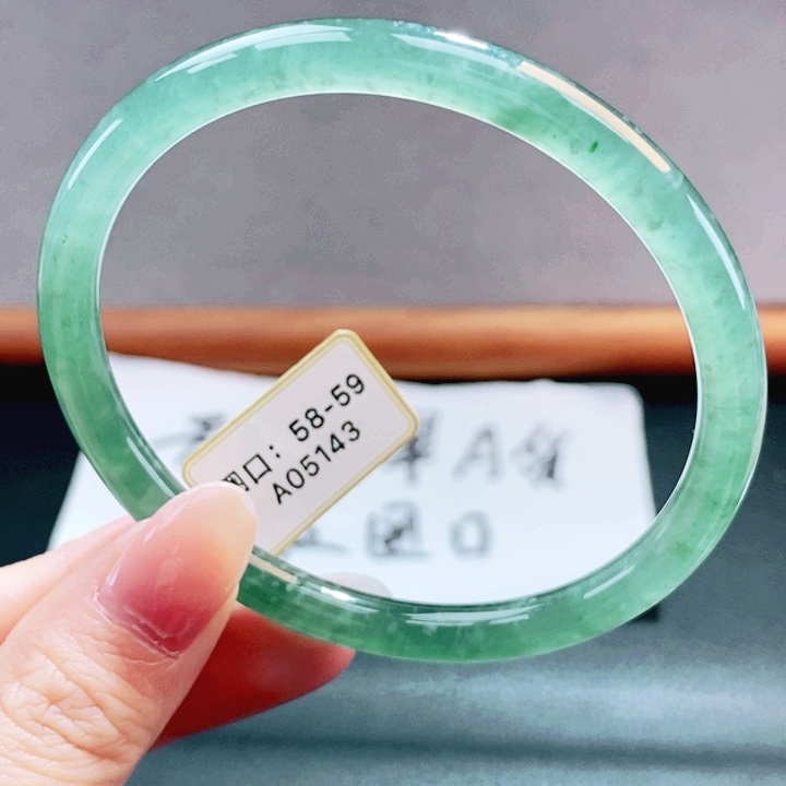 翡翠未镶嵌手镯翡翠手镯54