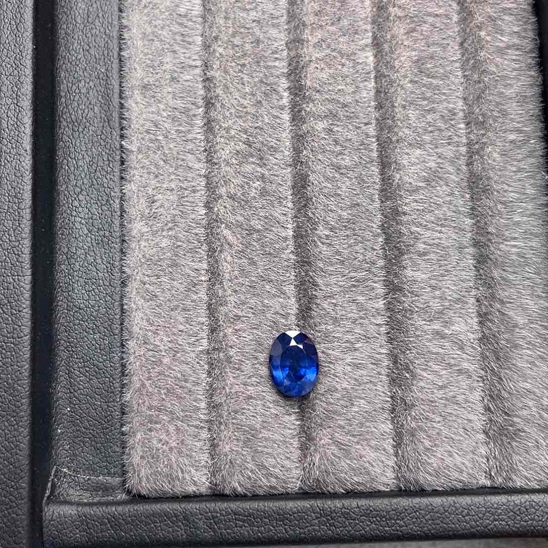 蓝宝石裸石未镶嵌1.7ct皇家蓝grc斯里兰卡