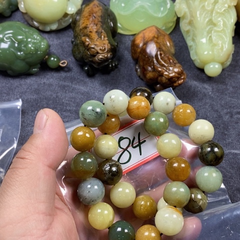 未镶嵌蛇纹石玉吊坠(赠链)