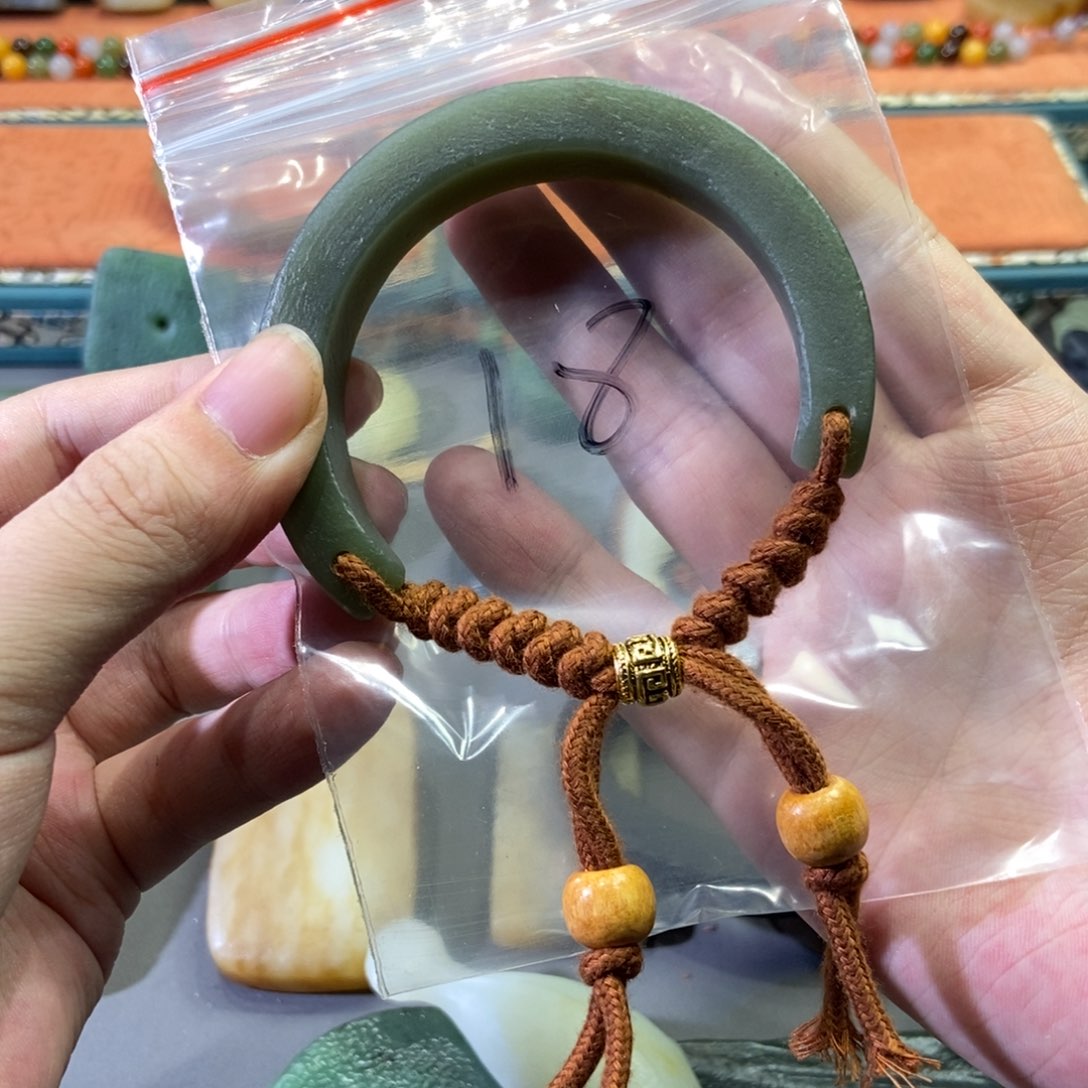 和田玉颈饰未镶嵌米**际