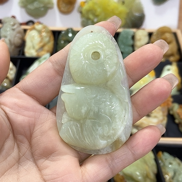 蛇纹石玉挂件未镶嵌