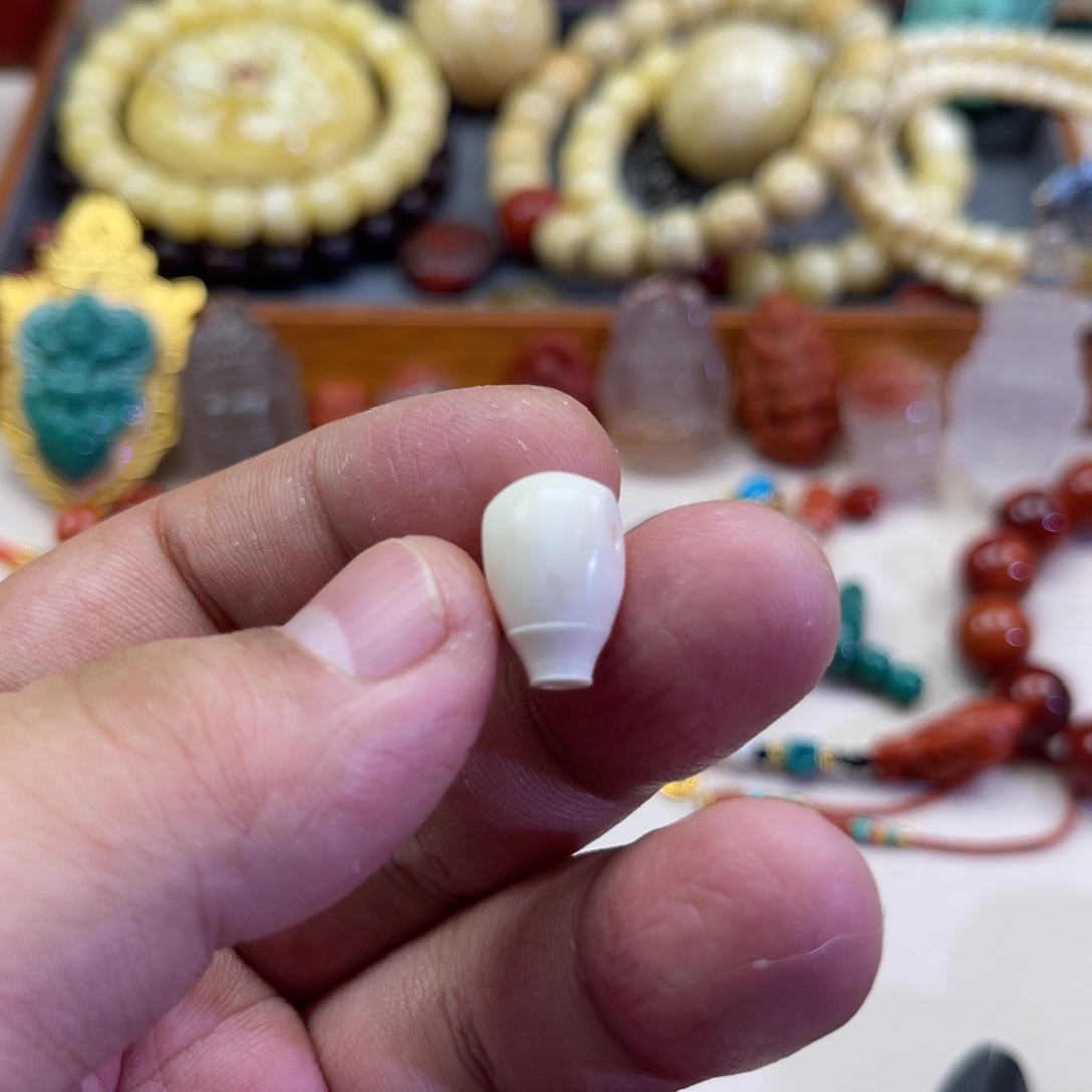 琥珀未镶嵌珠宝奇石13