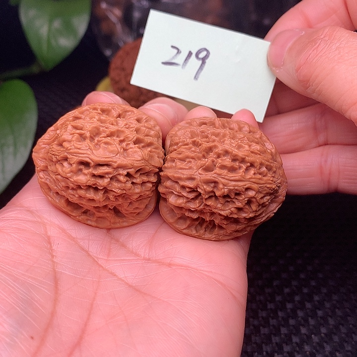 【闪购商品】把件文玩核桃36.5三角南疆石219