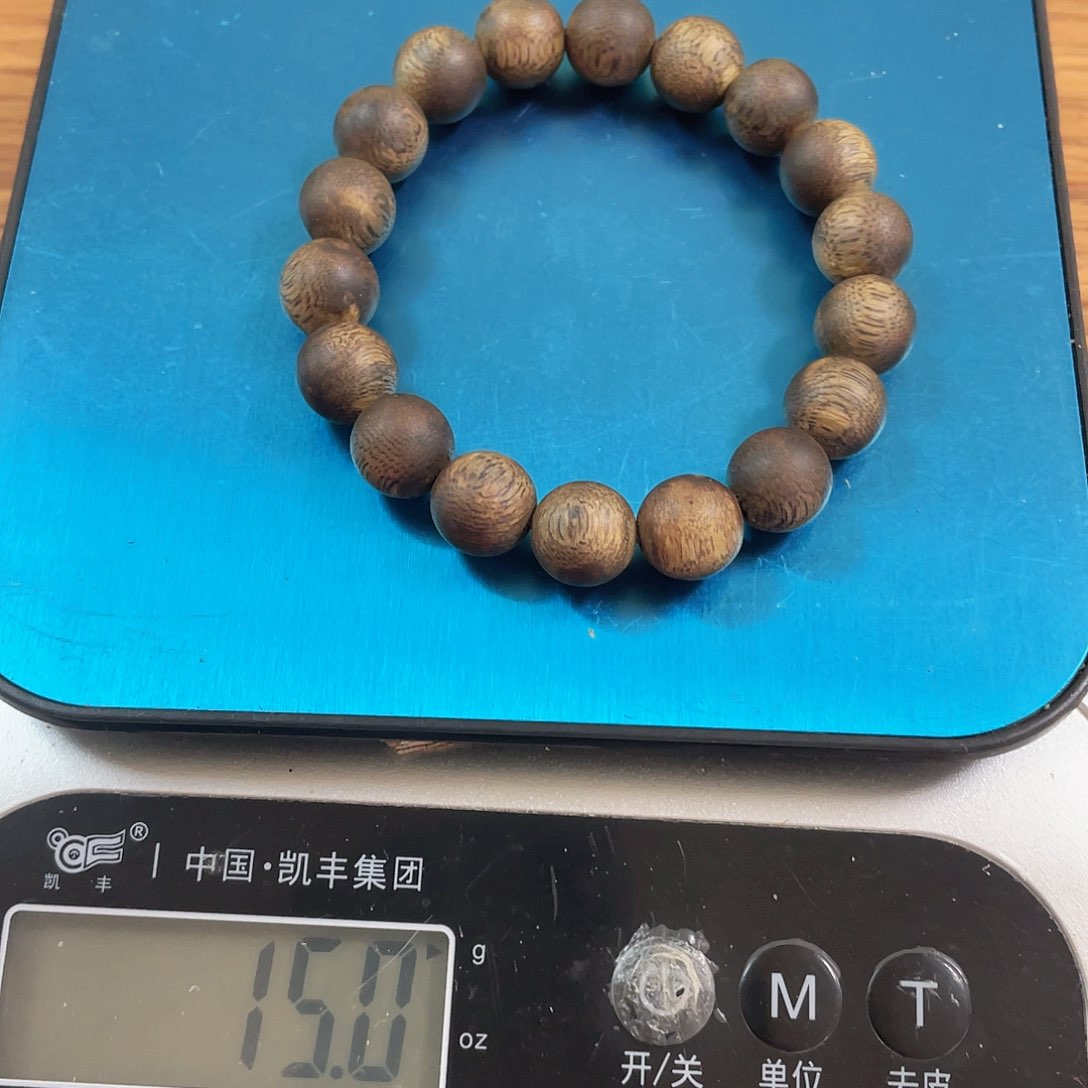 沉香木手串用****4卡13手串