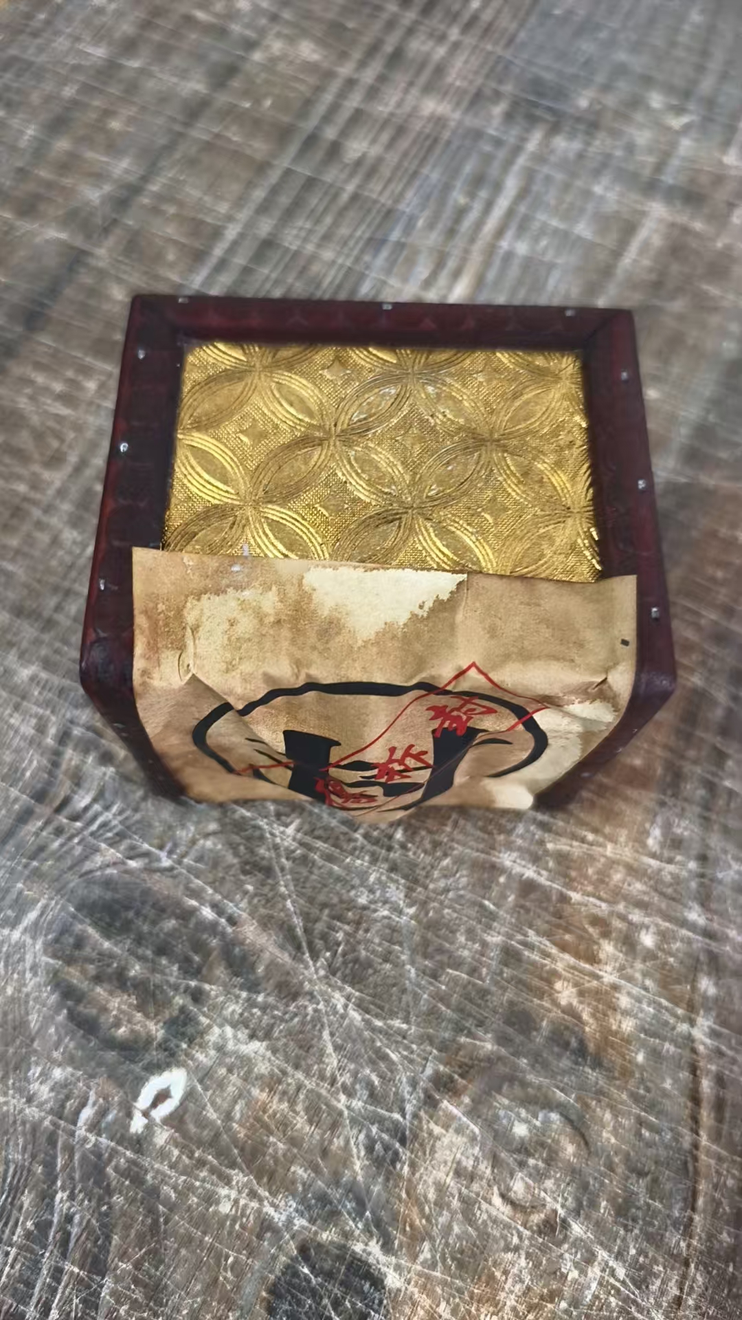 小红方木盒摆件（金三甄选）