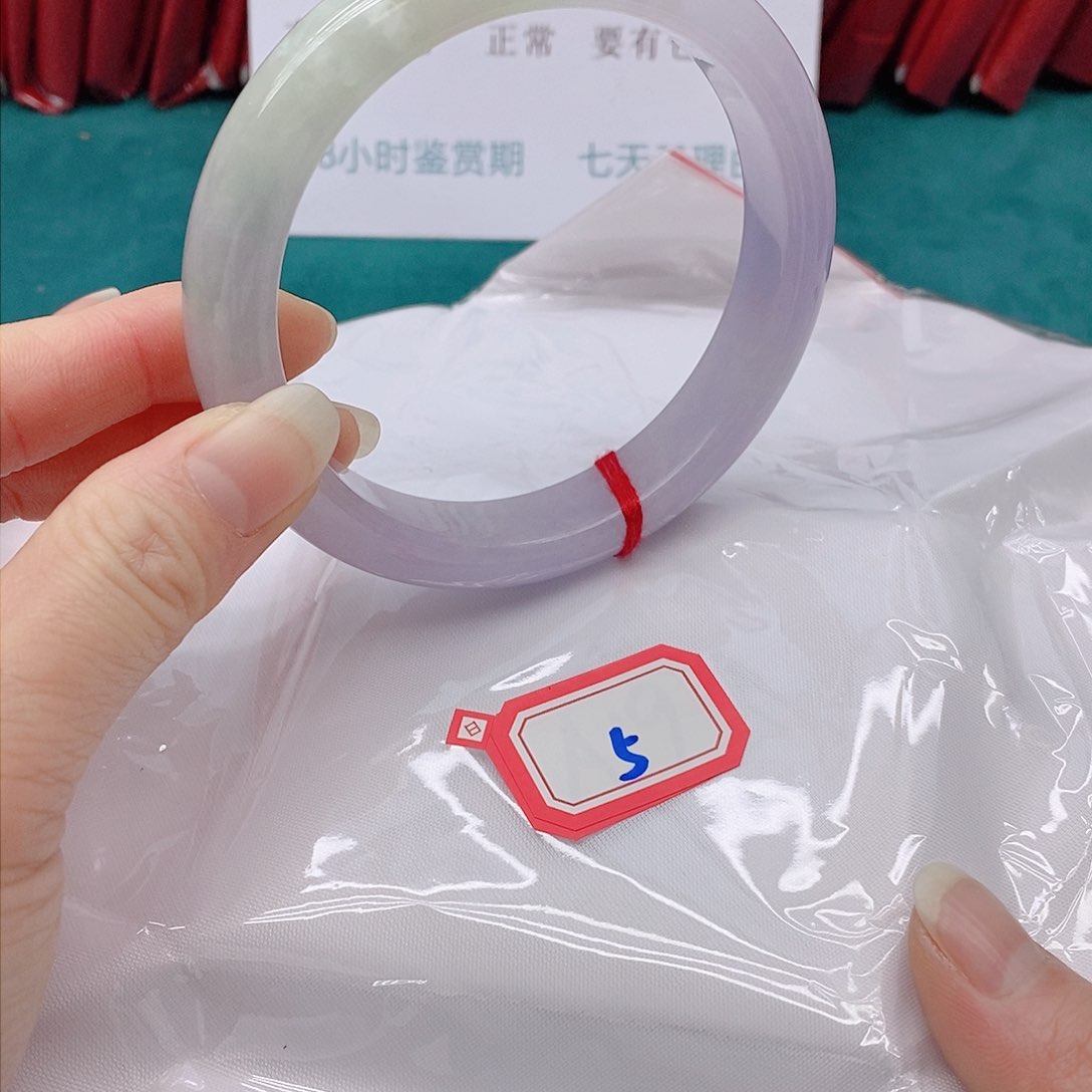 翡翠手镯未镶嵌花***?055555555