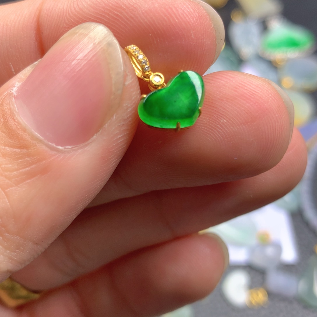 【闪购商品】翡翠颈饰18K金镶嵌翡翠