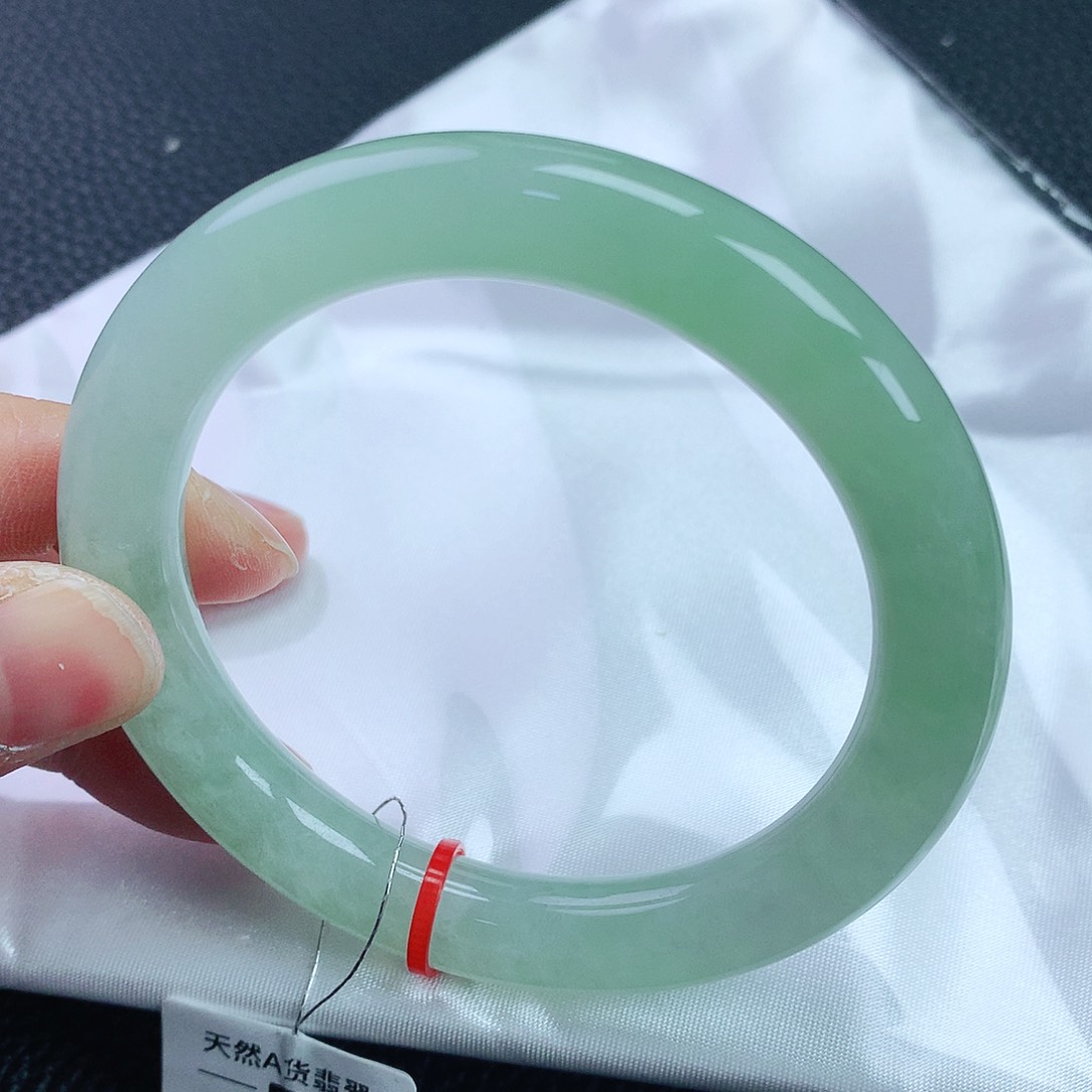 翡翠手镯未镶嵌56胖