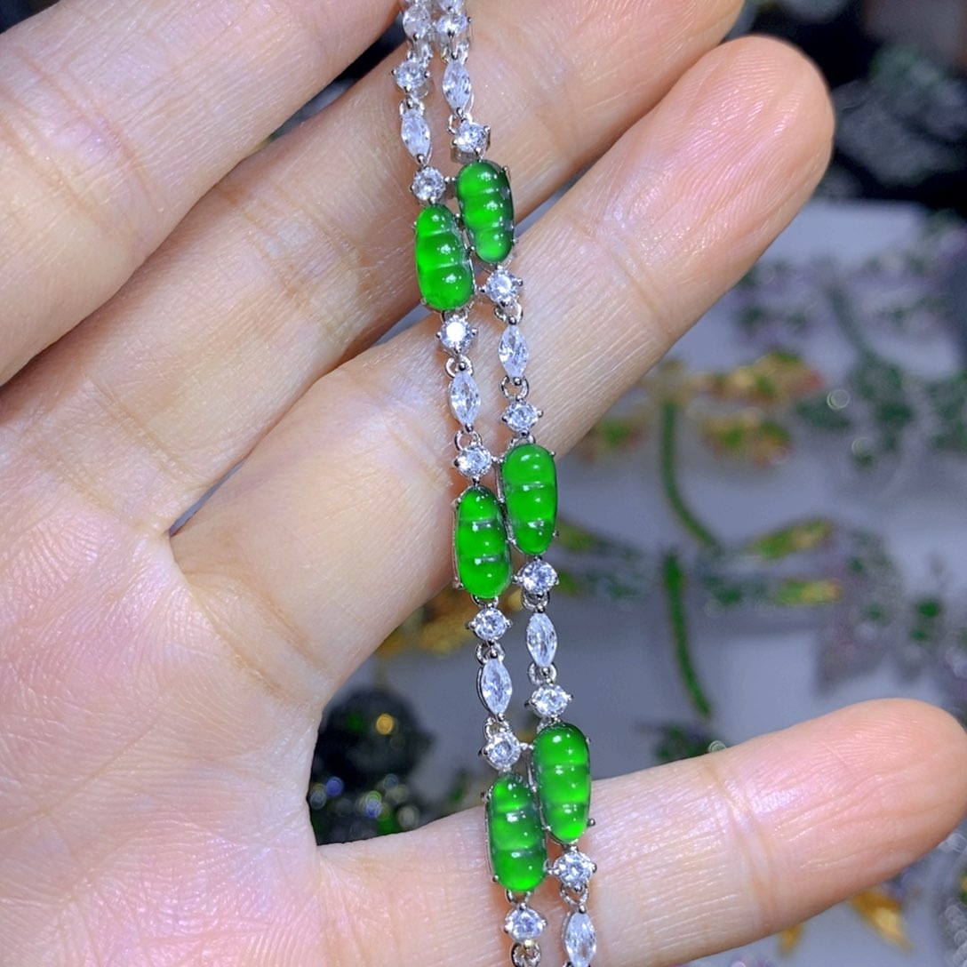 翡翠颈饰银S925镶嵌天然翡翠
