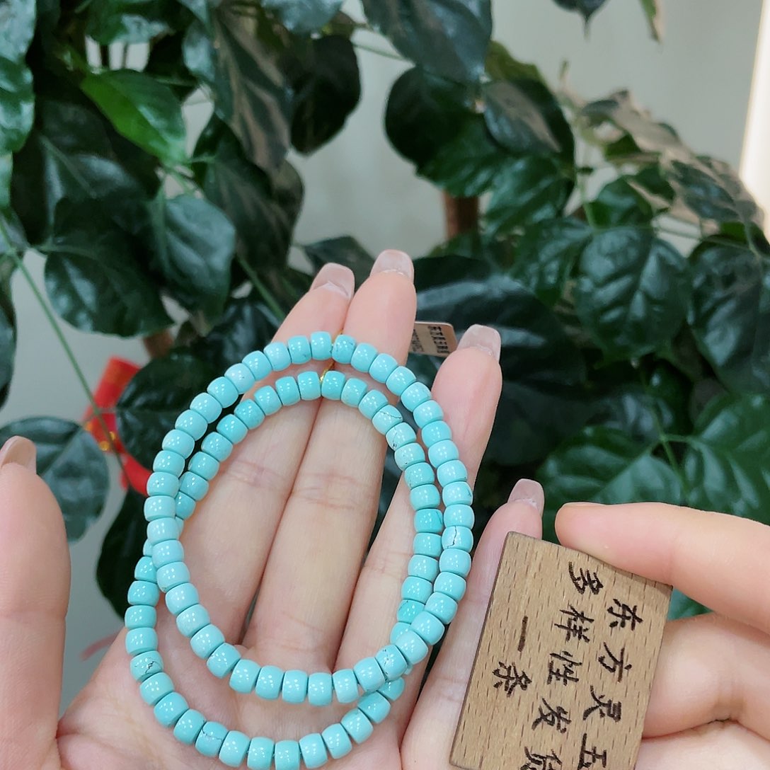 绿松石颈饰未镶嵌