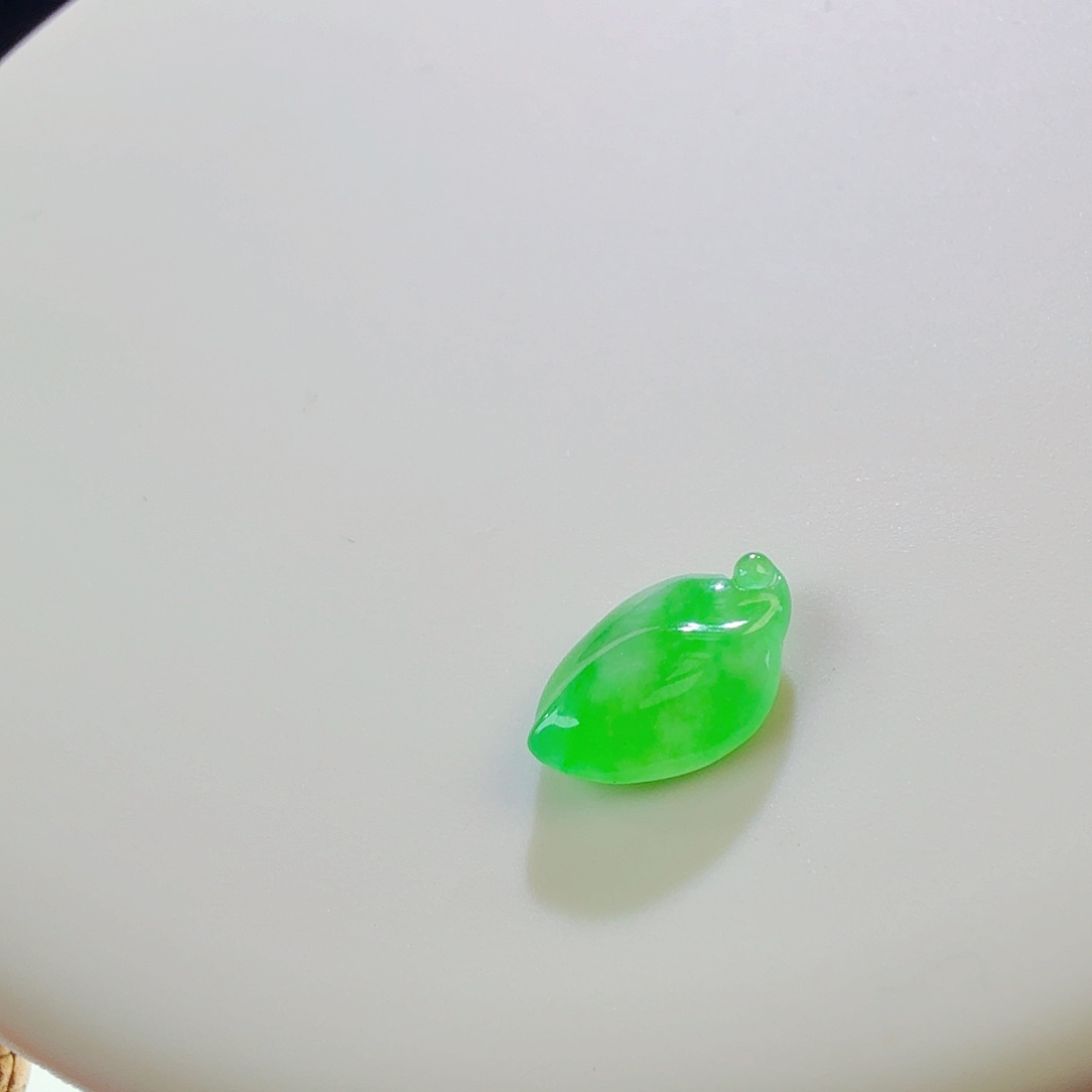 翡翠裸石冰阳绿叶子