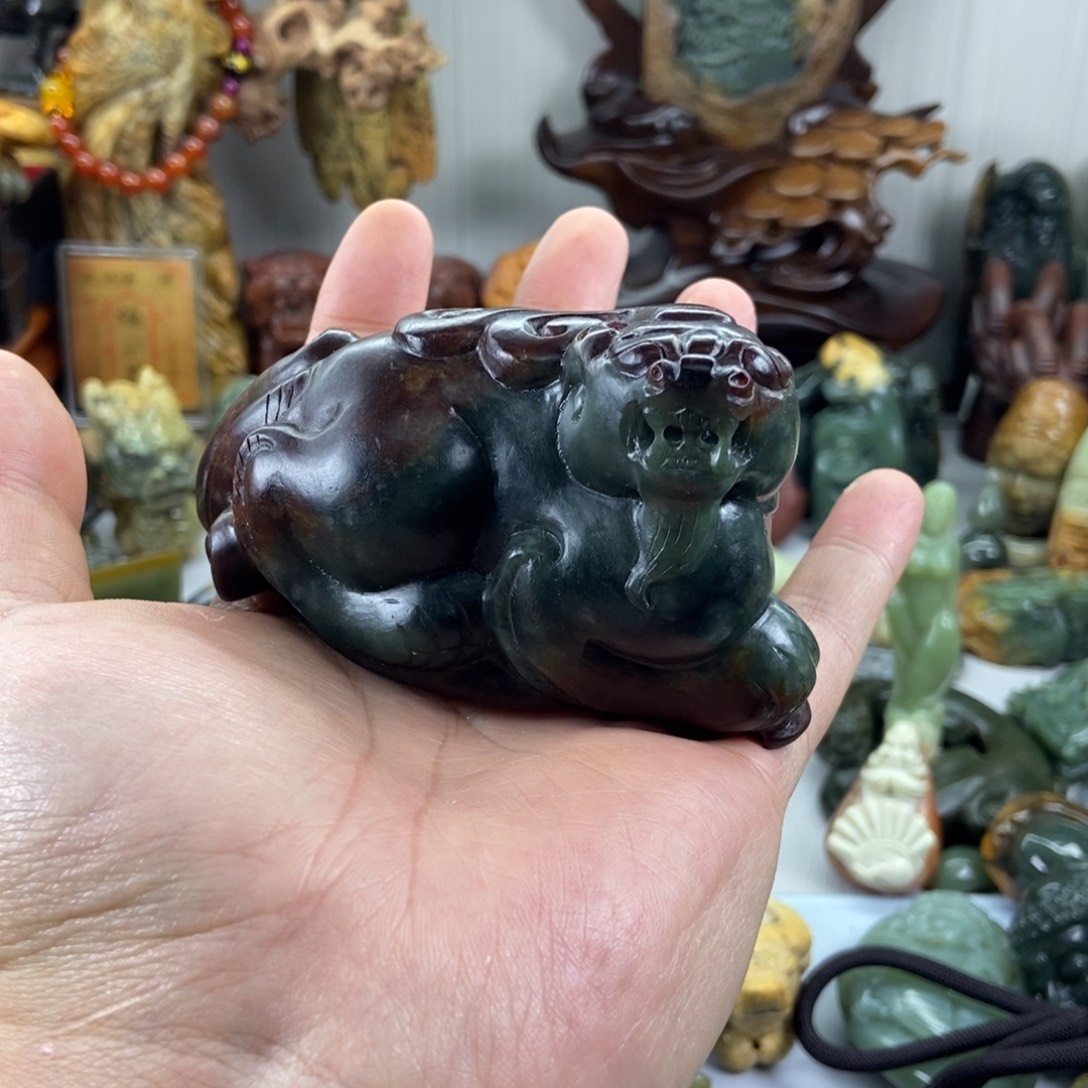自***奴岫岩河磨玉（透闪石质玉）未镶嵌把件