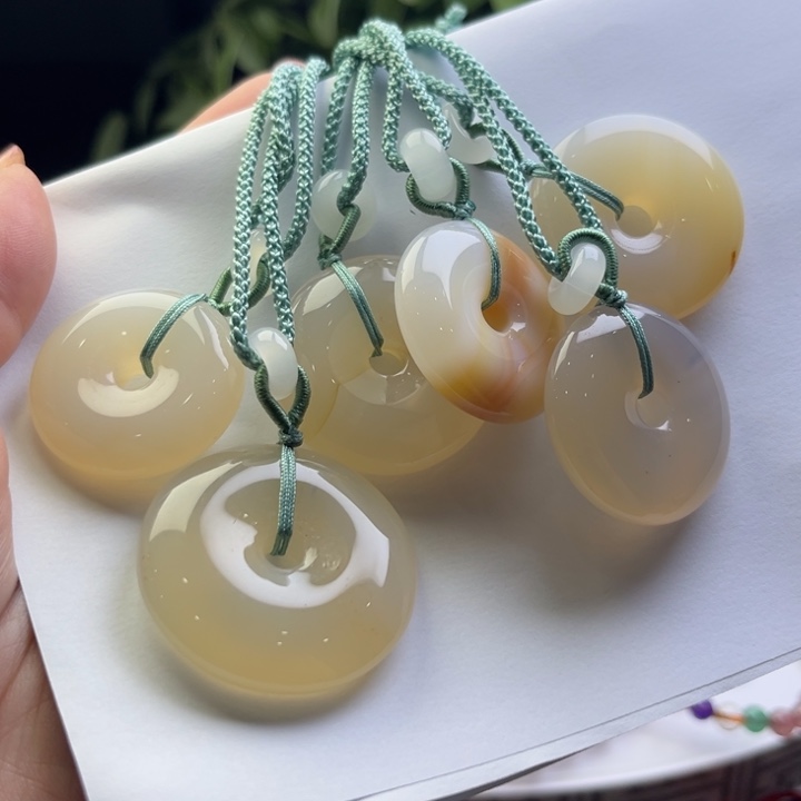 玛瑙/玉髓合金颈饰平安扣