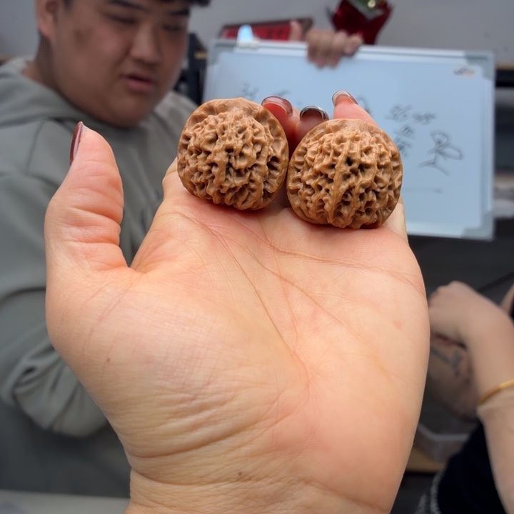 文玩核桃把件33秦闷+36吸血鬼