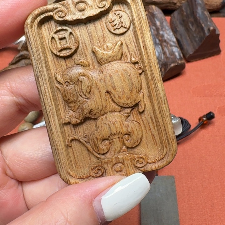 大叶紫檀（黑酸枝木类）