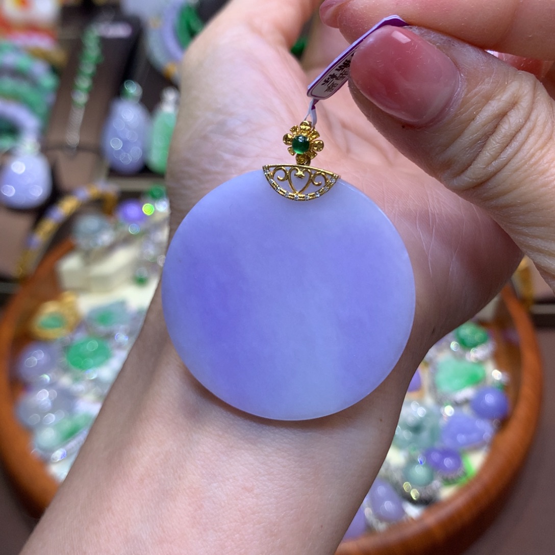 翡翠18K金镶嵌颈饰