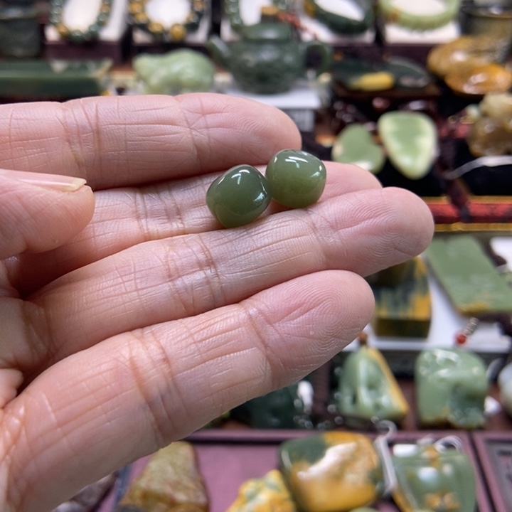 颈饰未镶嵌岫岩老玉（透闪石质玉）自**漫
