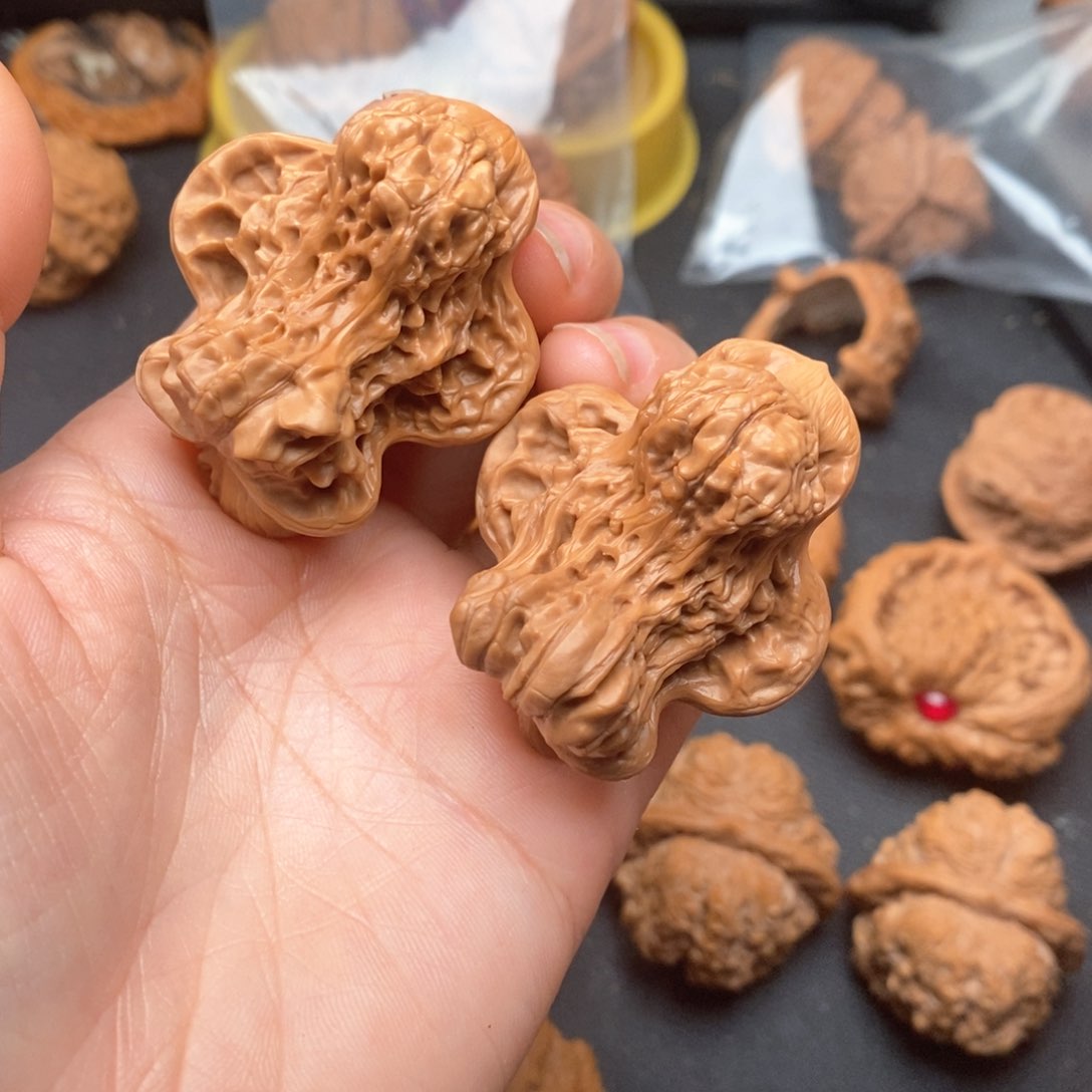 文玩核桃把件王勇大鸟