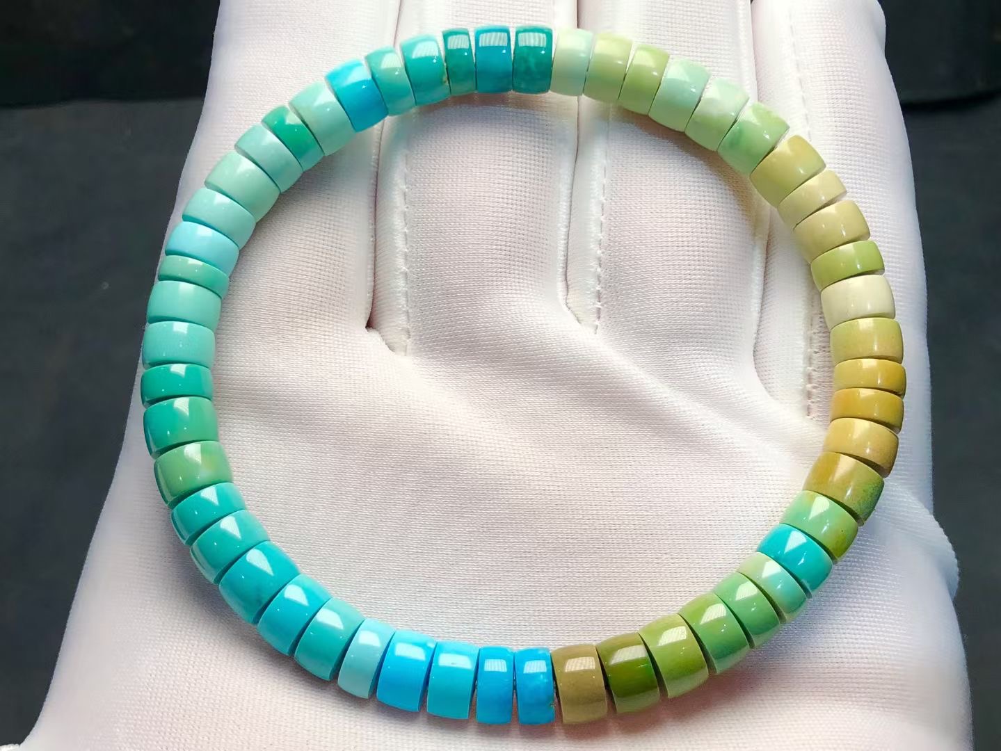 精品炫彩高瓷天然直切绿松石单圈手串，直径6.5+，无水无油，干净
