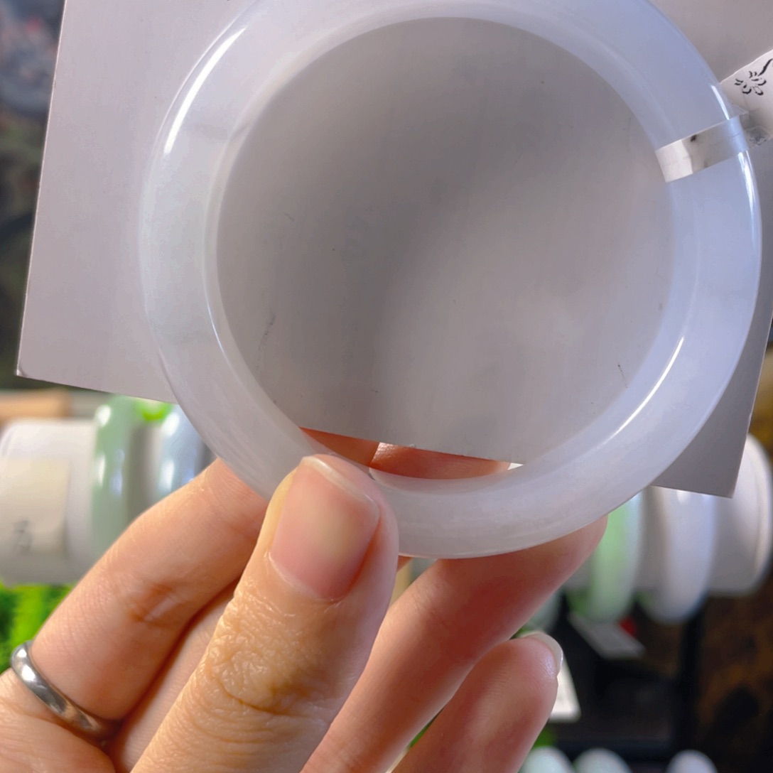 翡翠手镯未镶嵌呆***糖