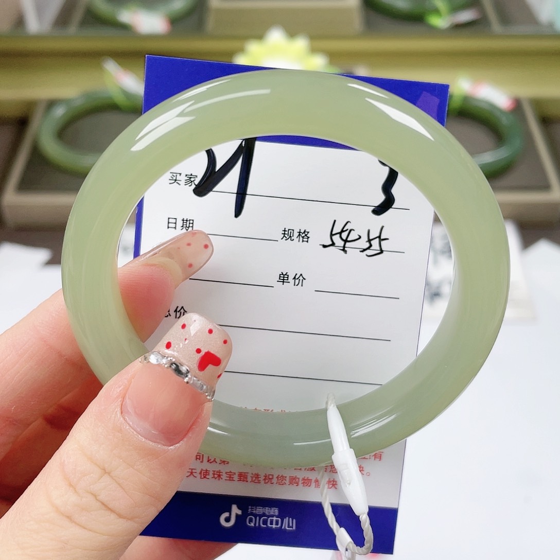 【闪购商品】和田玉手镯未镶嵌