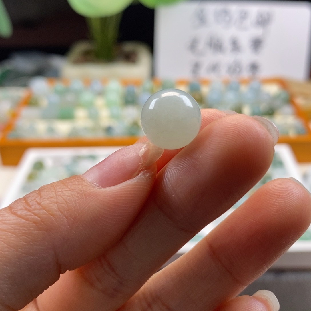 翡翠颈饰未镶嵌天然翡翠11.7