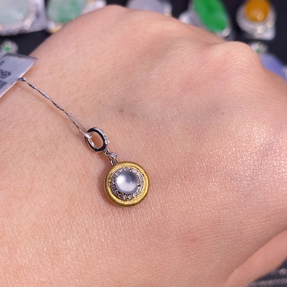 翡翠吊坠(不含链)18K金镶嵌