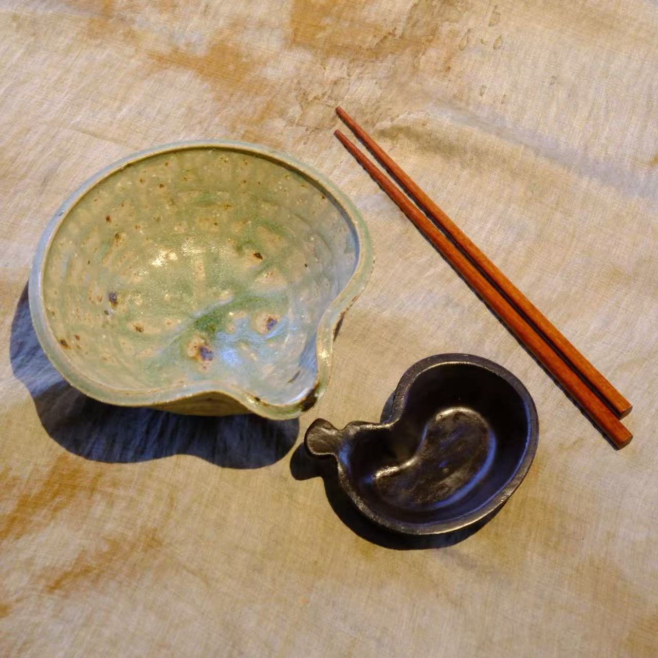 小喜宅 柴绿窝口碗+澜夜耳碟+楠木筷子