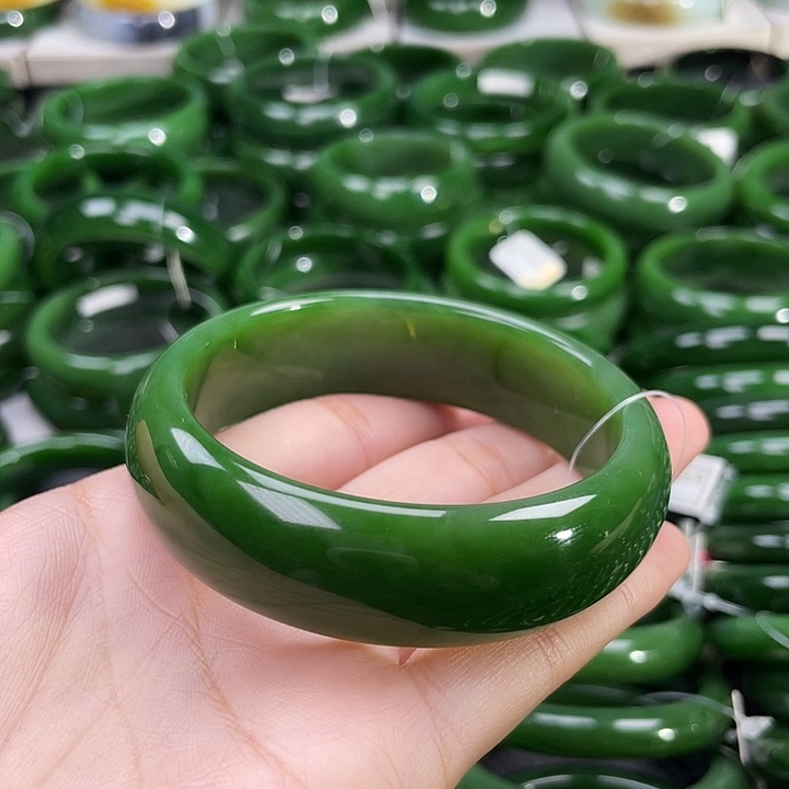 未镶嵌手镯和田玉（碧玉）