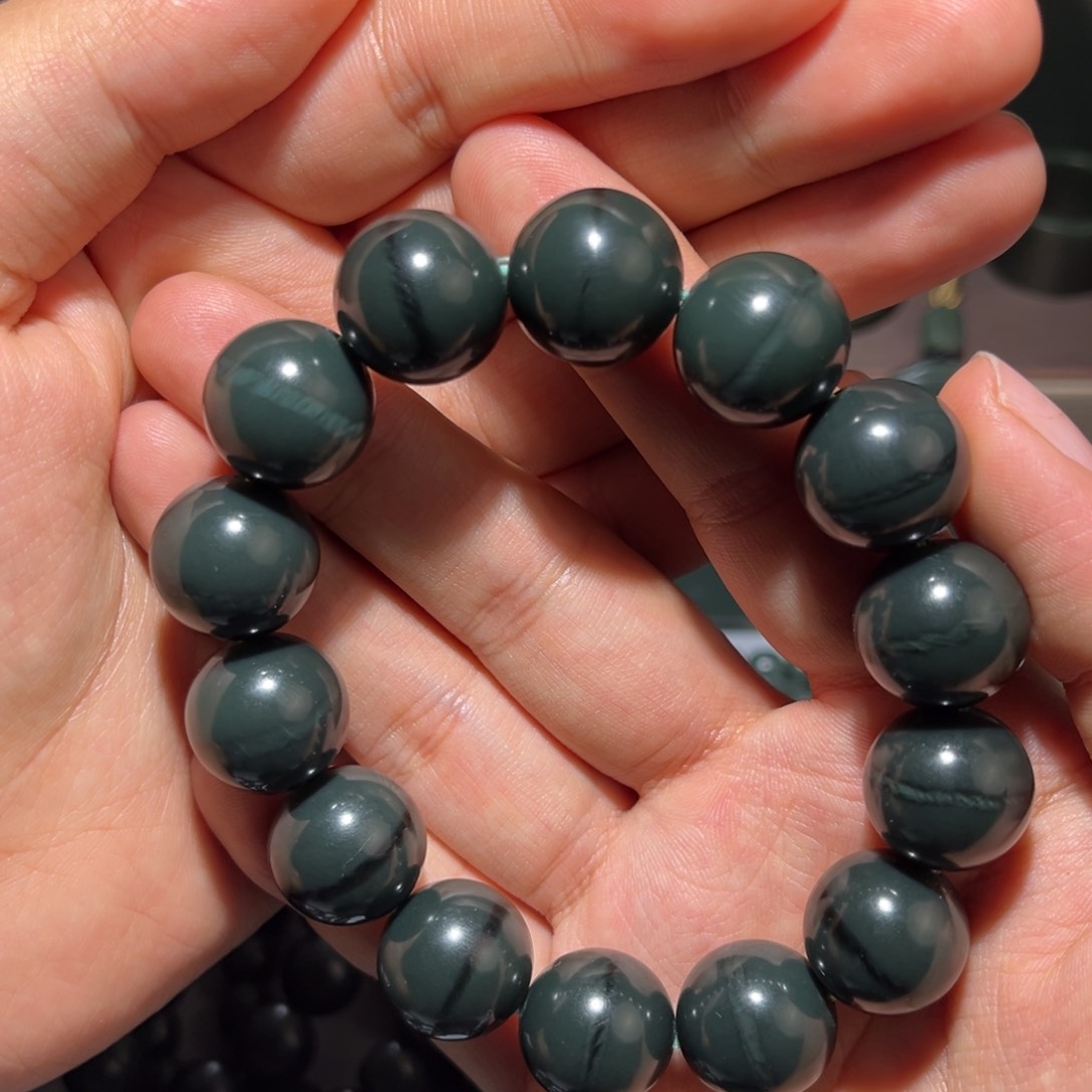 和田玉未镶嵌颈饰请****哥