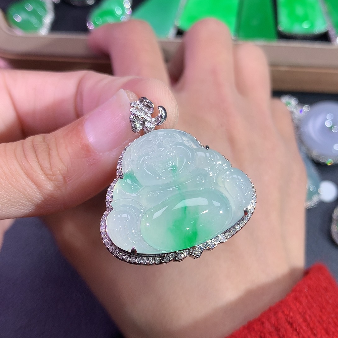 翡翠吊坠(赠链)18K金镶嵌