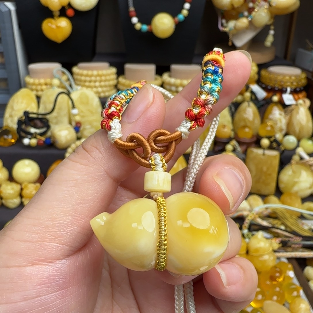 未镶嵌套链琥珀天然俄料浓白妖花蜜蜡葫芦吊坠