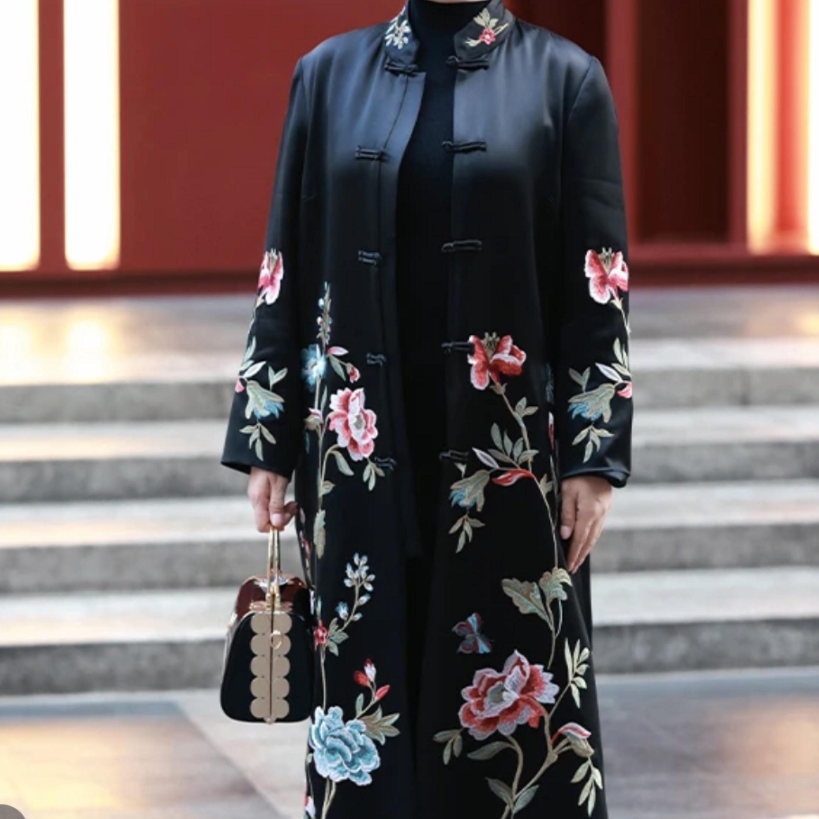 秋冬时尚气质高端复古中国风中式刺绣盘口宽松显瘦长款风衣