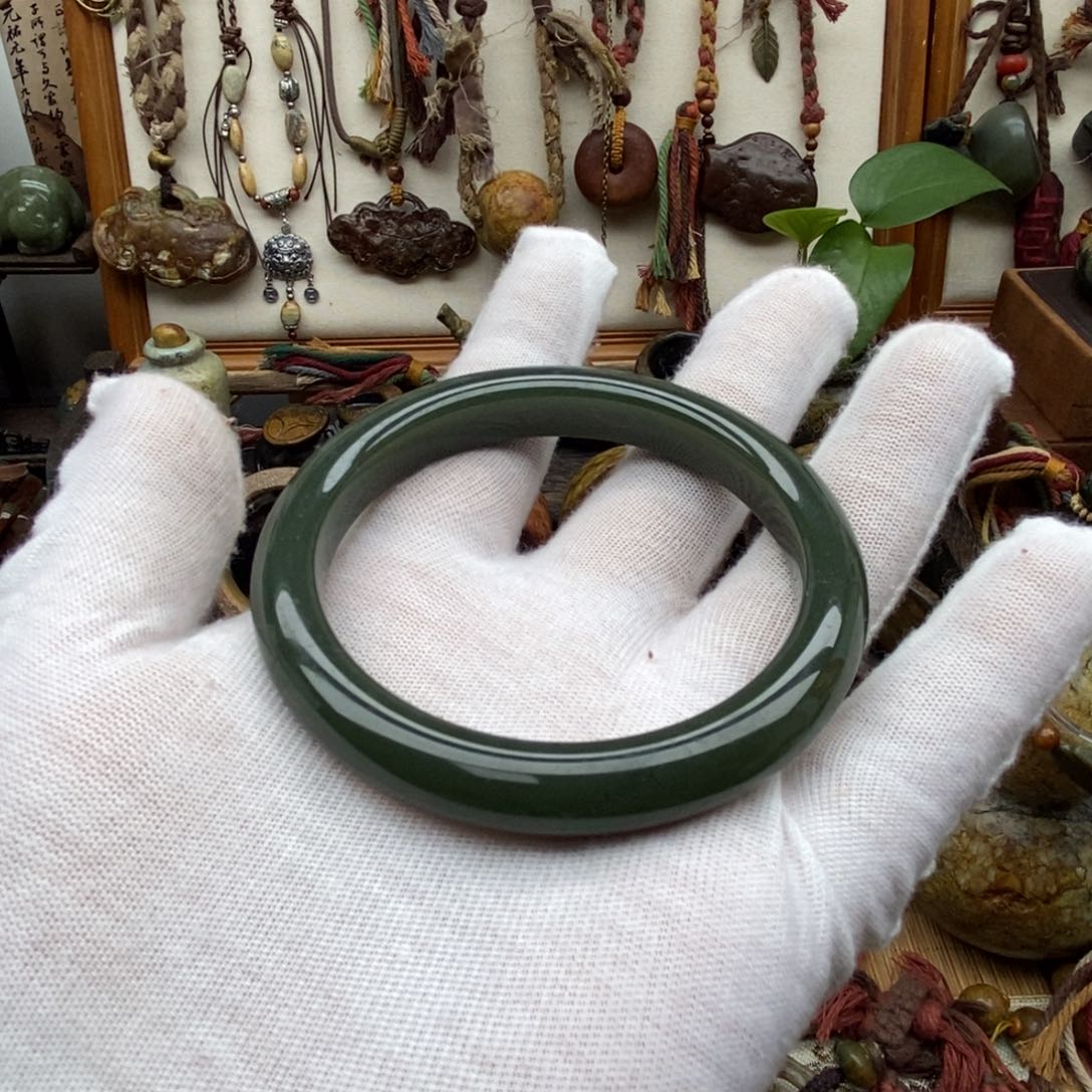 岫岩河磨玉（透闪石质玉）未镶嵌挂件杰****娃