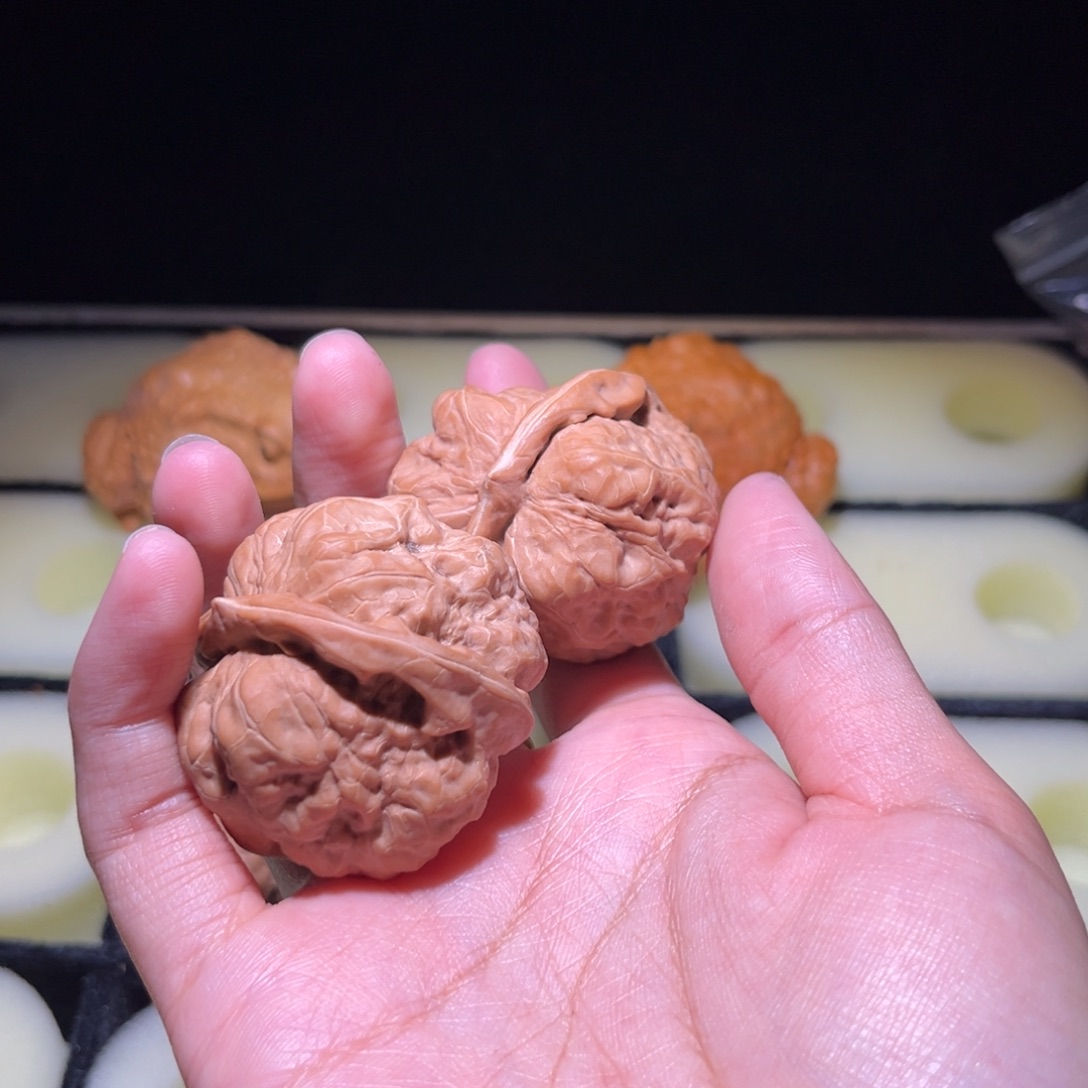 伊***娃文玩核桃吊坠蛤蟆