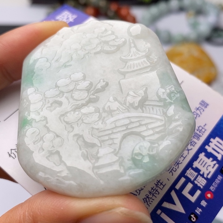 翡翠颈饰未镶嵌翡翠