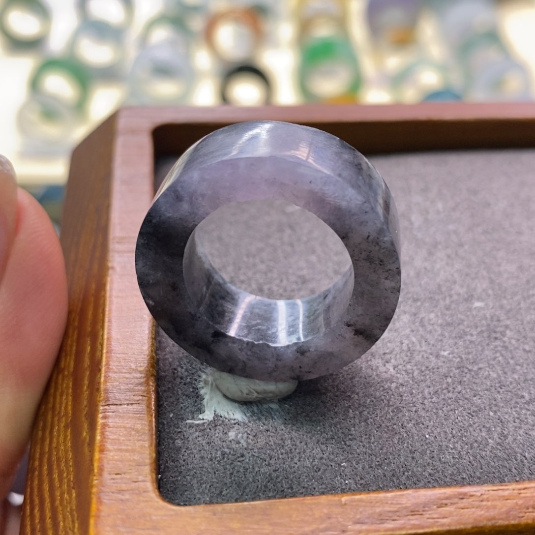 定制翡翠未镶嵌戒指