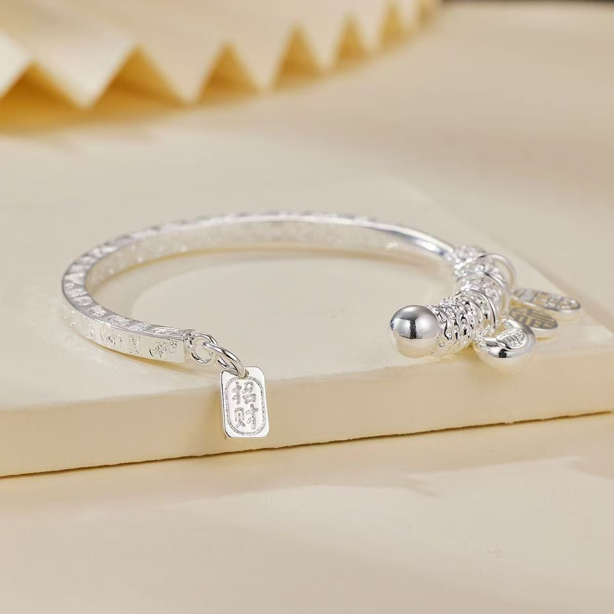 足银珐琅手镯 足银珐琅手镯足银吉言宫铃实心开口手镯复古中风格