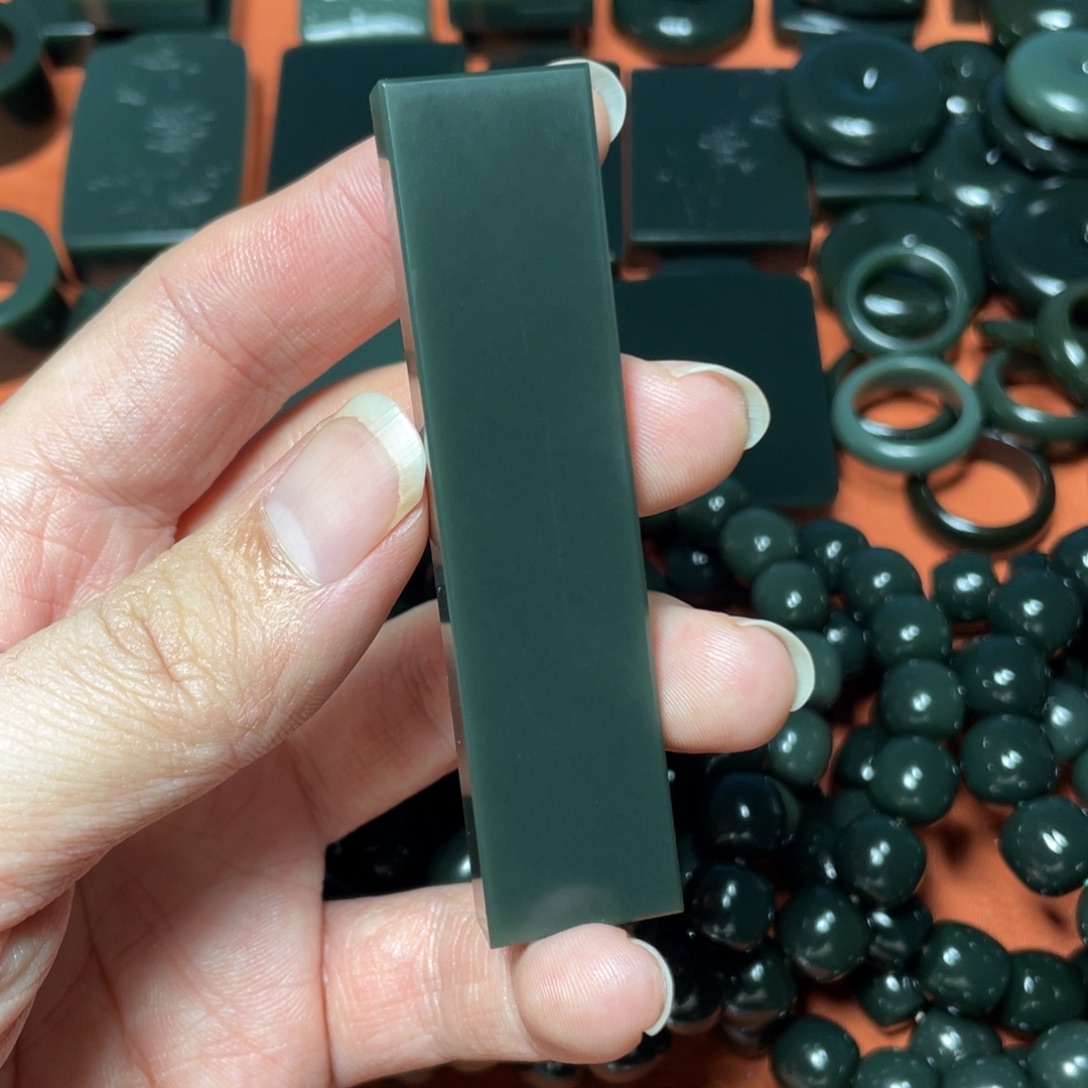 c***o和田玉未镶嵌颈饰