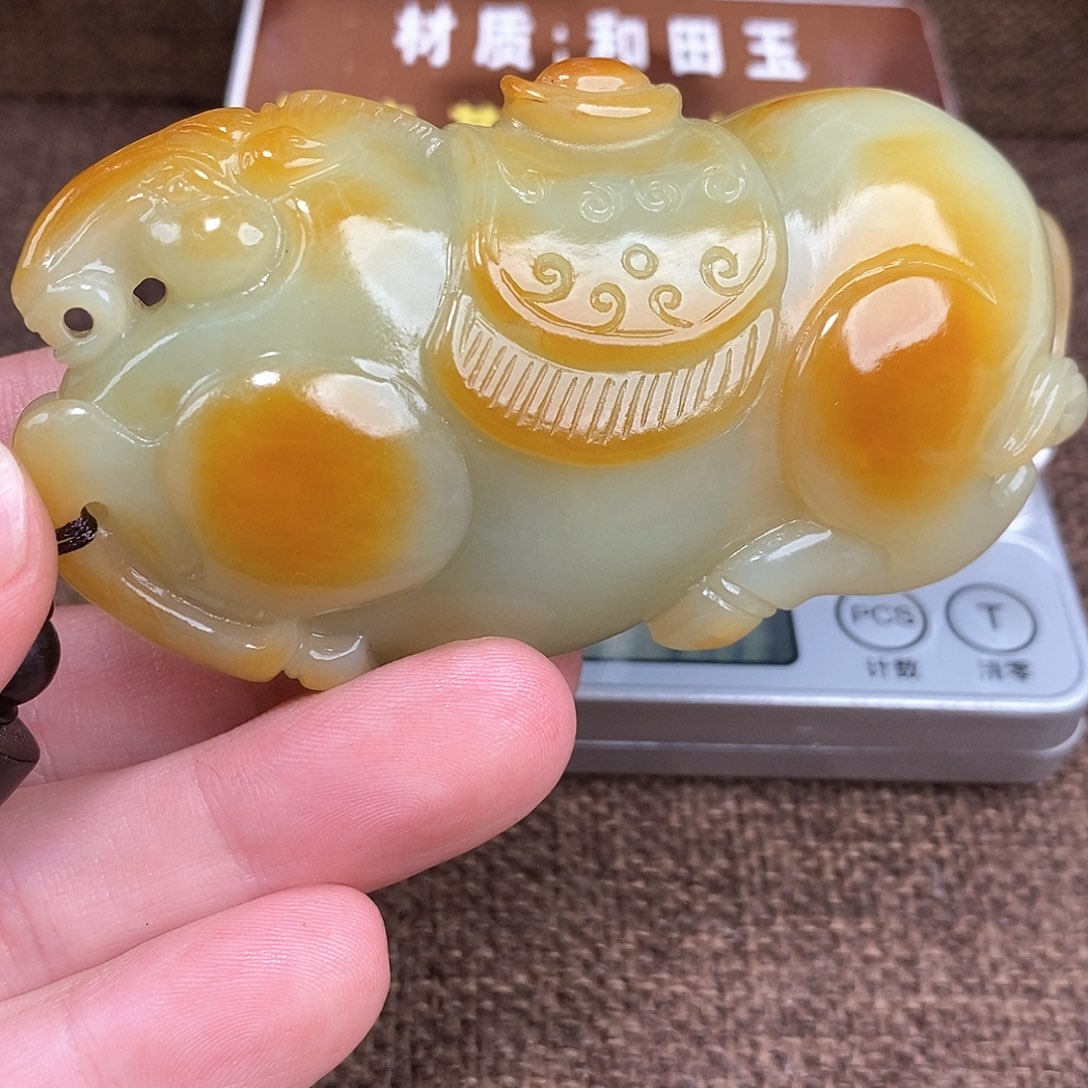 和田玉颈饰未镶嵌