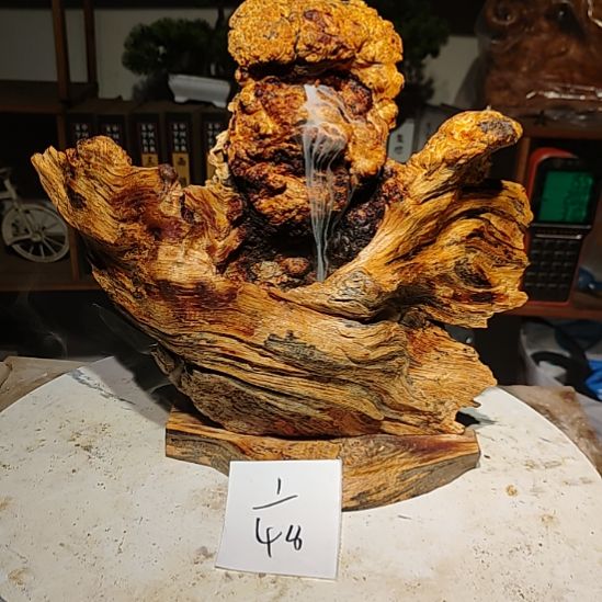 用***8松木1北沉香琥珀木天然造型山水摆件